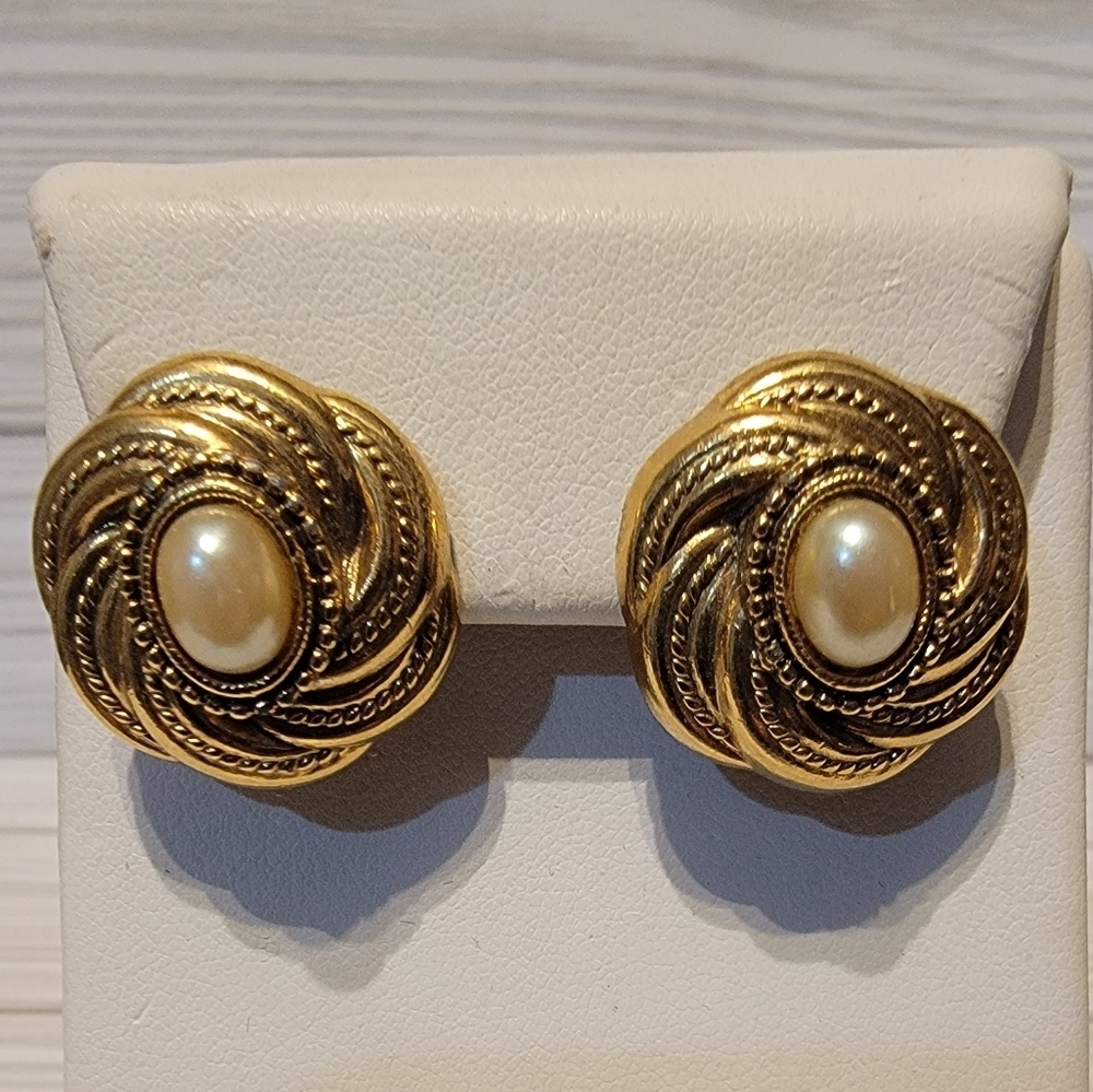 Vintage Faux Pearl Gold Tone Rope Swirl Statement Clip On Earrings